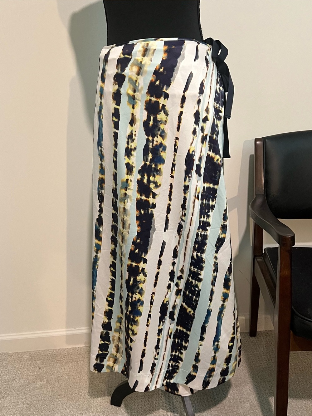 Lysse Abstract Stripe Maxi Skirt - White, Navy & Gold